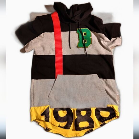 Black Pyramid Men short sleeve hoodie - Picture 2 of 5